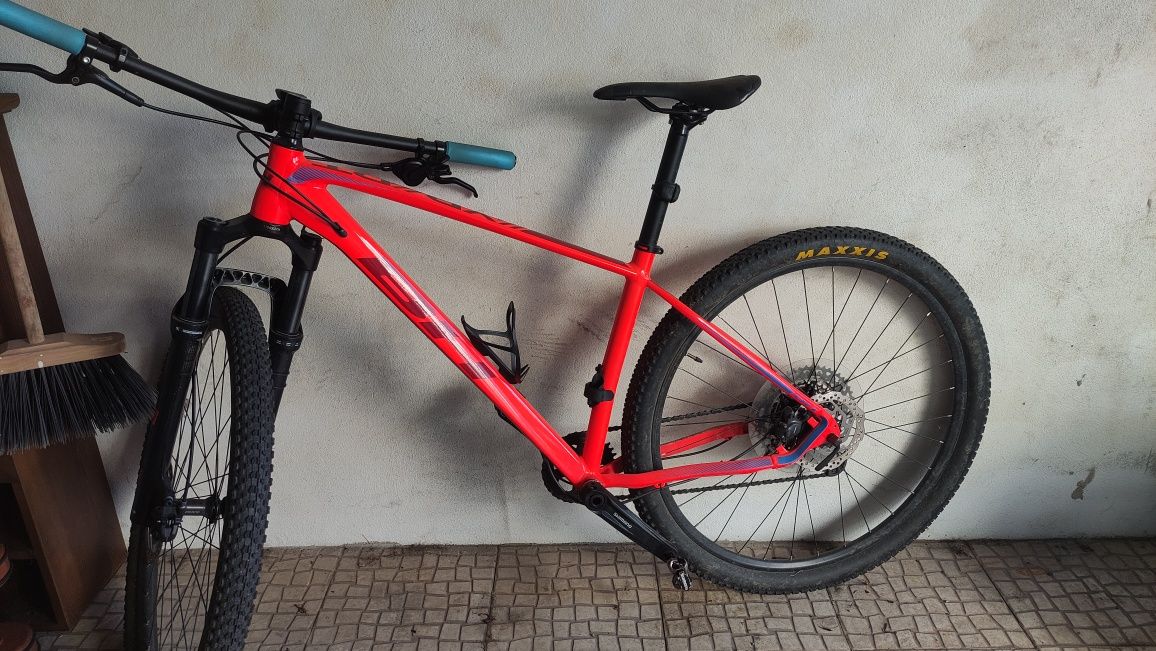 Bicicleta BTT BH expert 4.5