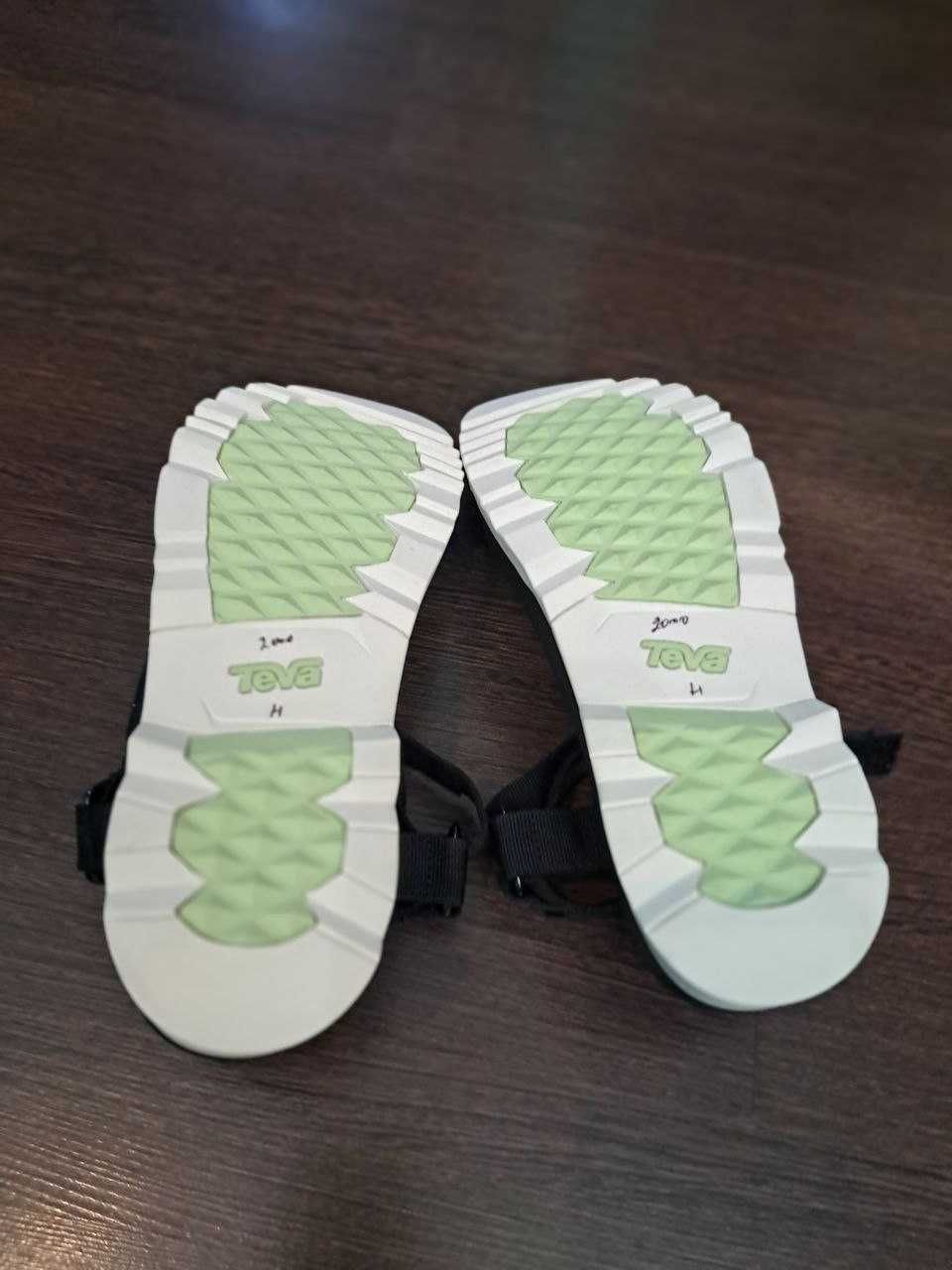 Босоніжки Teva Jadito Universal.  Р 41   27см