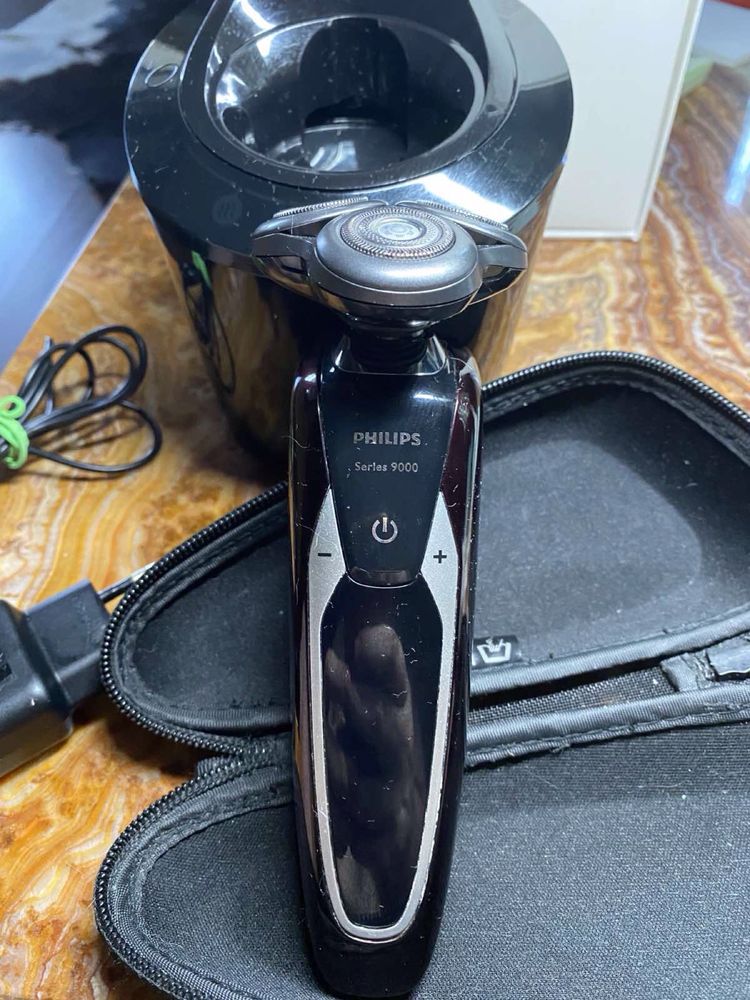Philips Shaver series 9000 Электробритва для сухого и влажного бритья