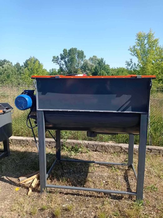 Кормозмішувач, шнековий змішувач, шнековый смеситель, кормосмеситель