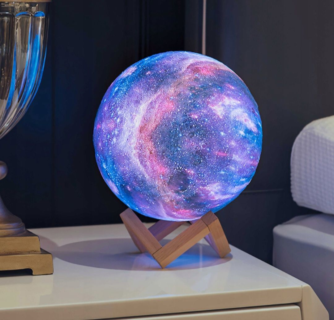 Lampka Księżyc 3D 14 cm – 16 kolorów, RGB LED, pilot, dotykowa, dekora
