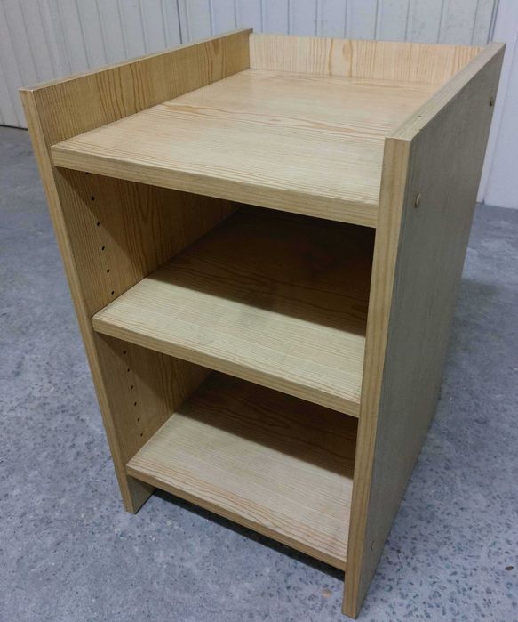 Pequena estante - mesinha