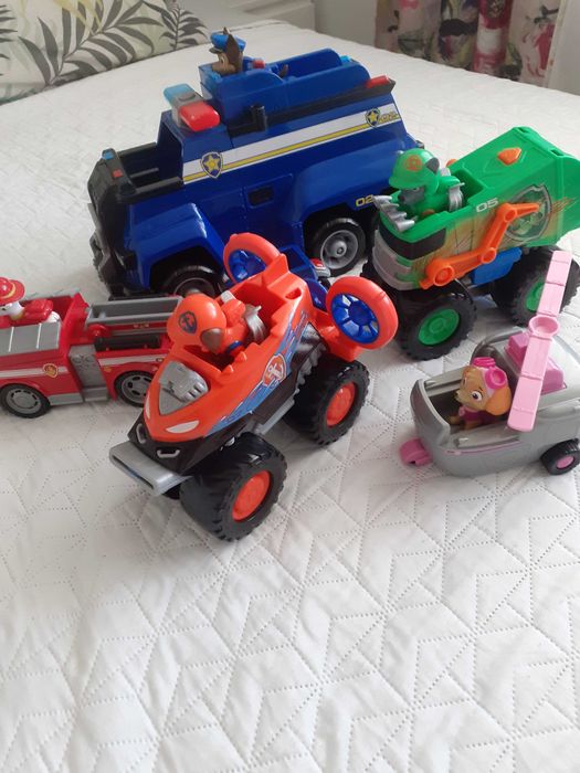 Zestaw aut Psi Patrol, John Deer i Czołg