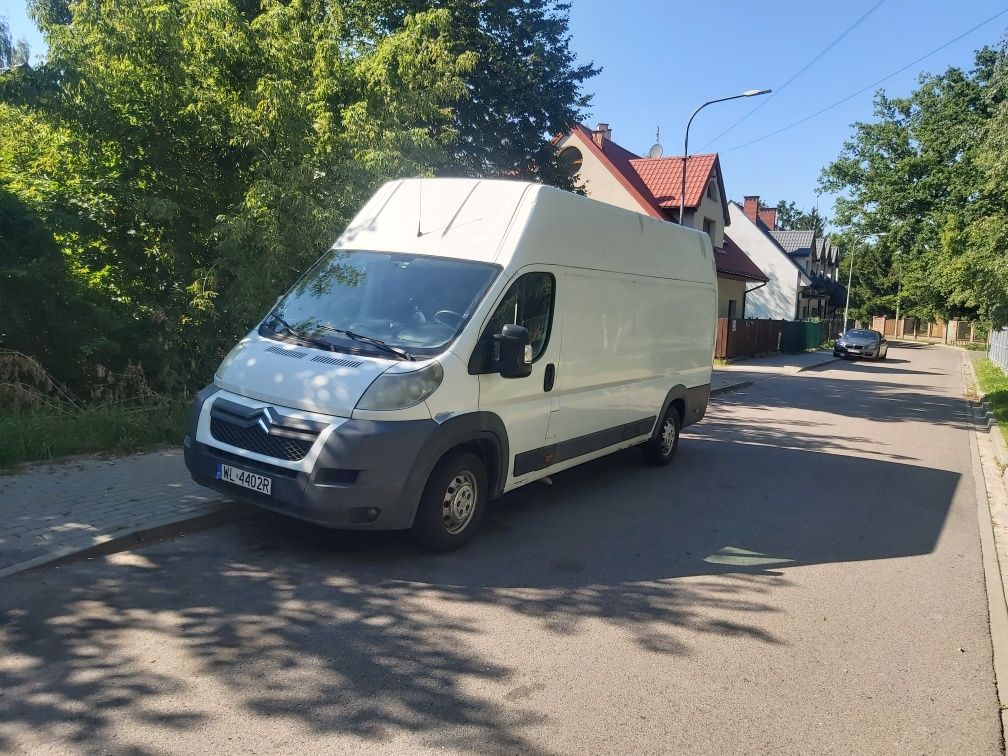 Wynajem busa z winda 10 EP auta dostawczego berlingo samochodu