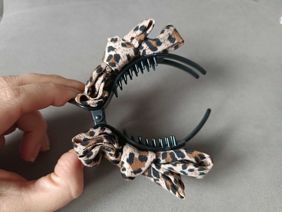 Spinka klips do koków z dwiema kokardami panterka