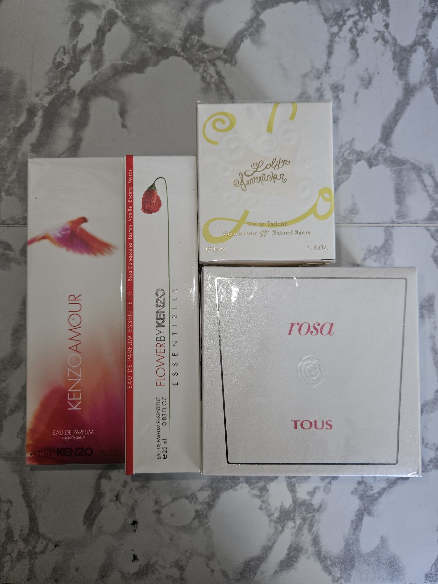 Vários perfumes novos