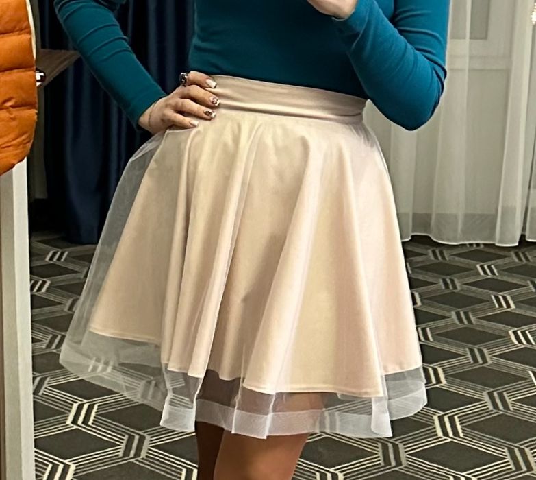 Спідниця нарядна та трикотажна