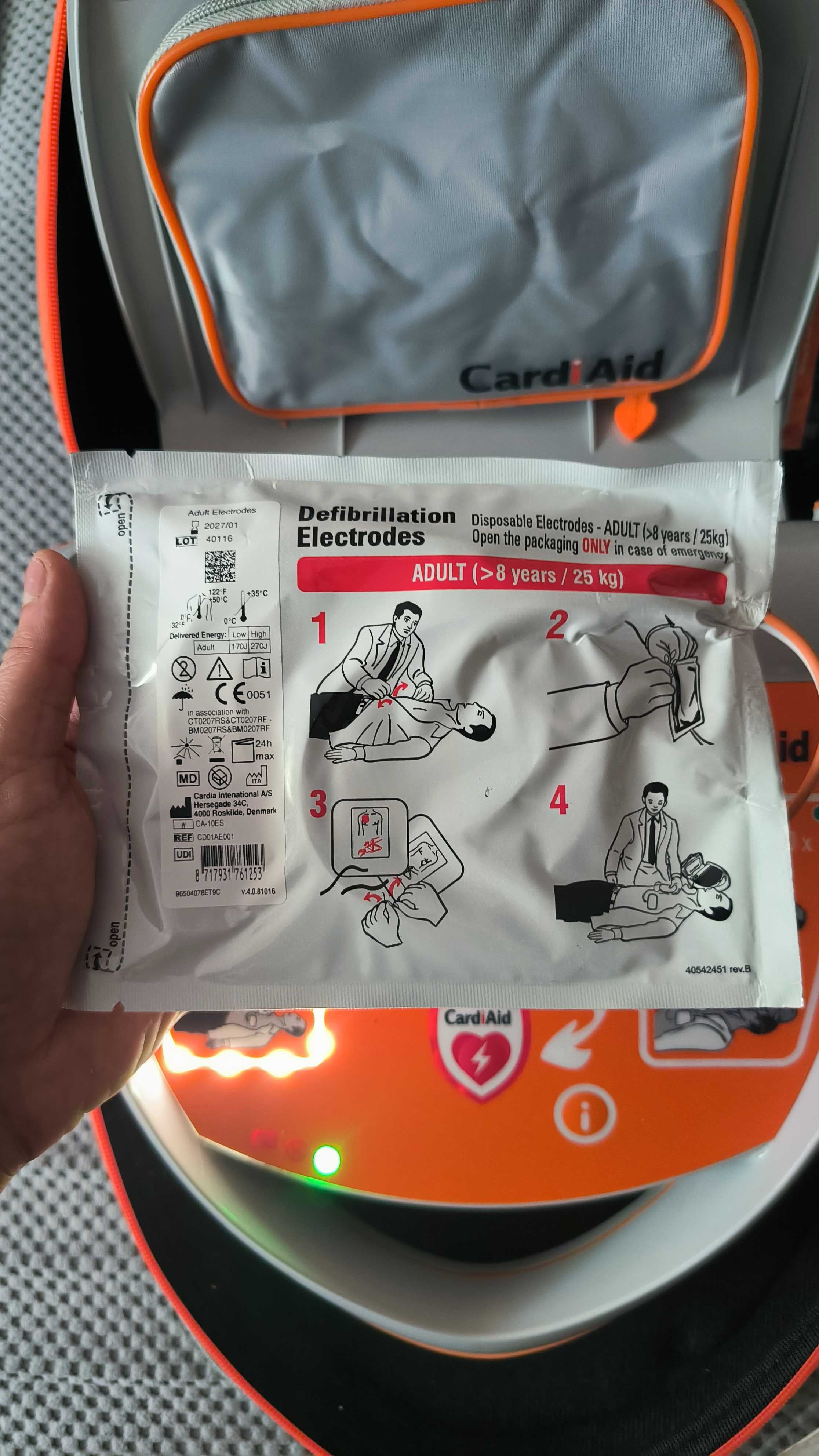 Nowy Defibrylator Cardiaid - AED CardiAid