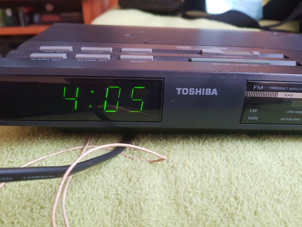 Radio budzik Toshiba Rc 1069L stan dobry