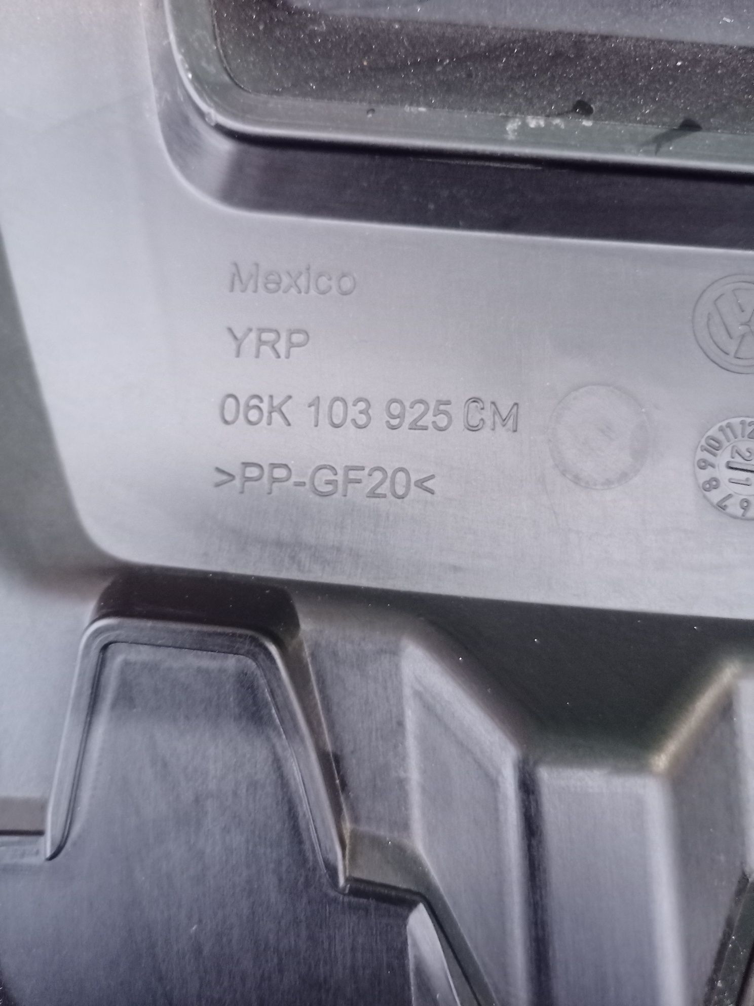 Декоративна крышка двигателя Passat b8 b9 2.0T кришка накладка двигуна