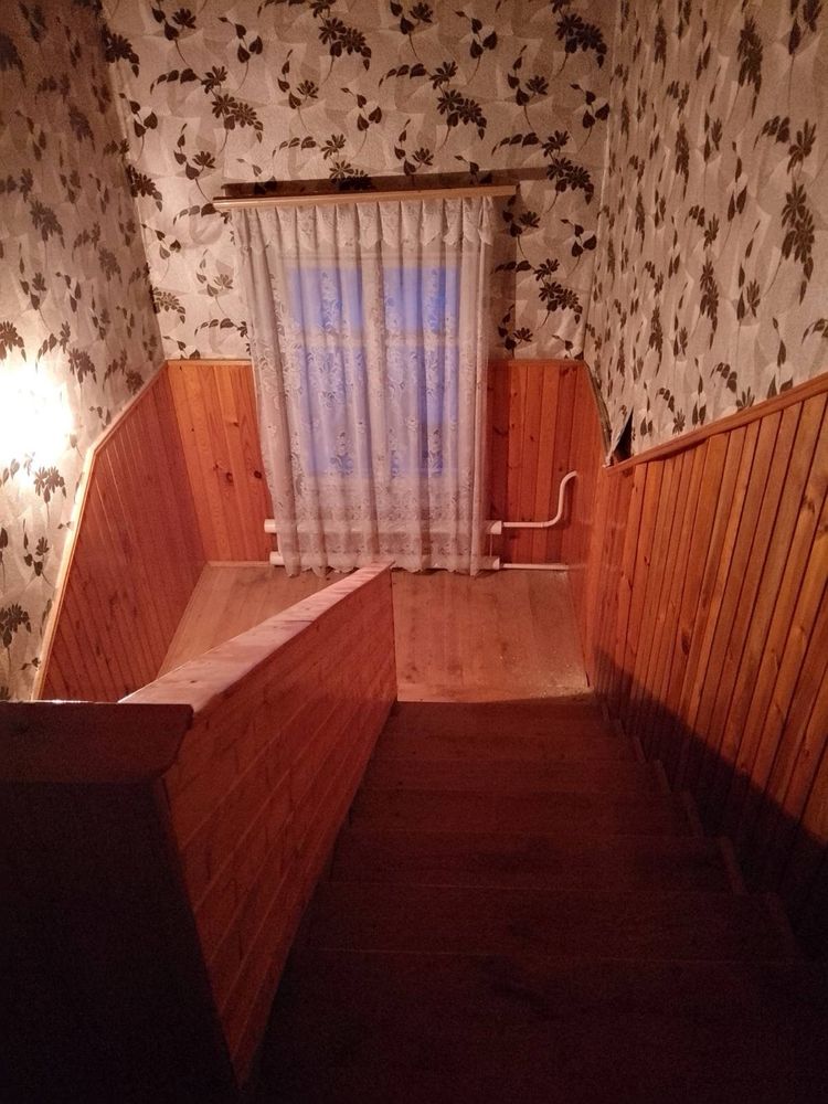 Продаю 2-х поверховий дім у м. Дунаівці Хмельницькоі області