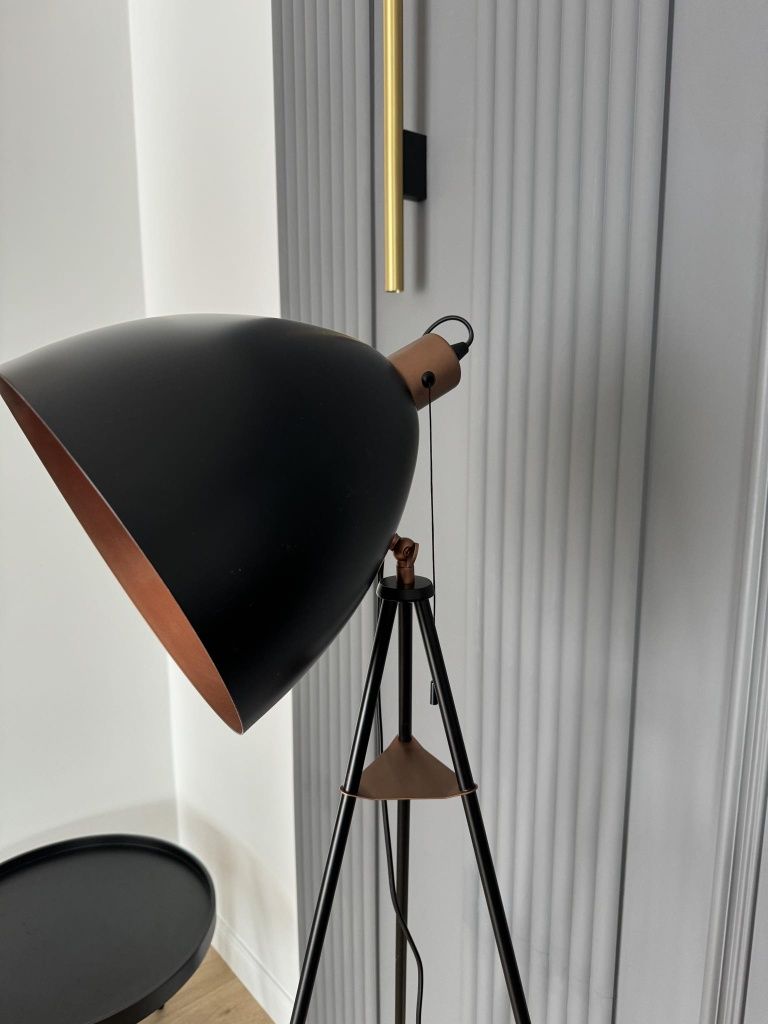 Lampa stojąca loft