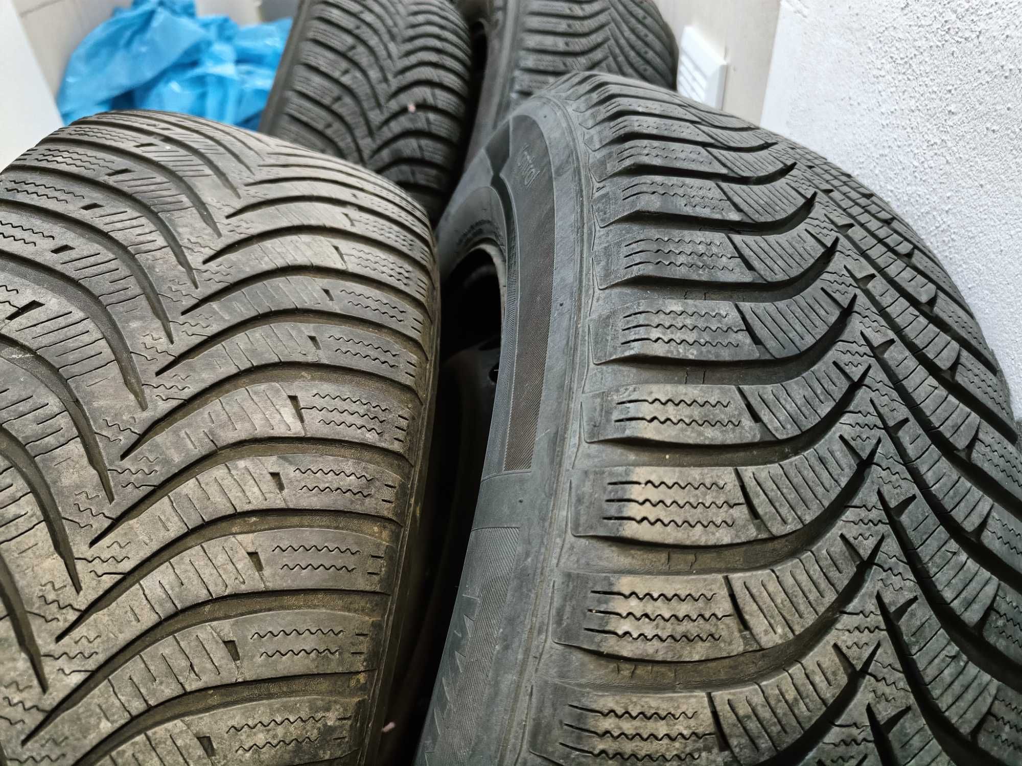 Felgi stal z oponami zimowymi Hankook 215/65 R16 98H, Nissan Qashqai