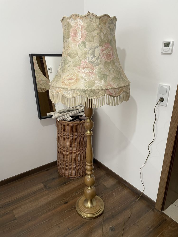 Piekna klasyka lampa w stylu vitage