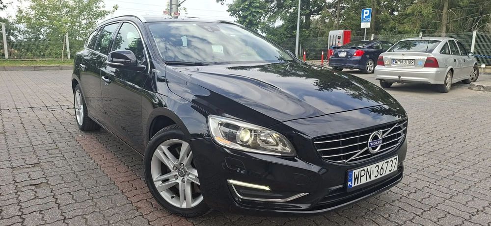 Volvo V60 Lift 2.4D 215KM Plug-in Hybrid Skóra Xenon Serwis