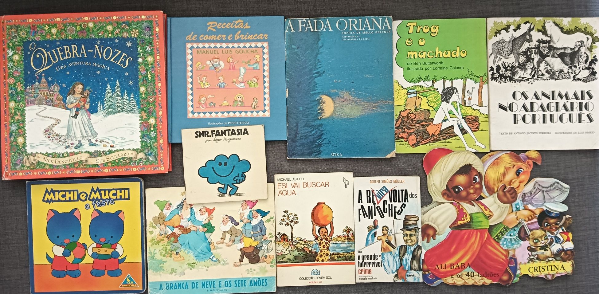 Livros infantis e juvenis em português