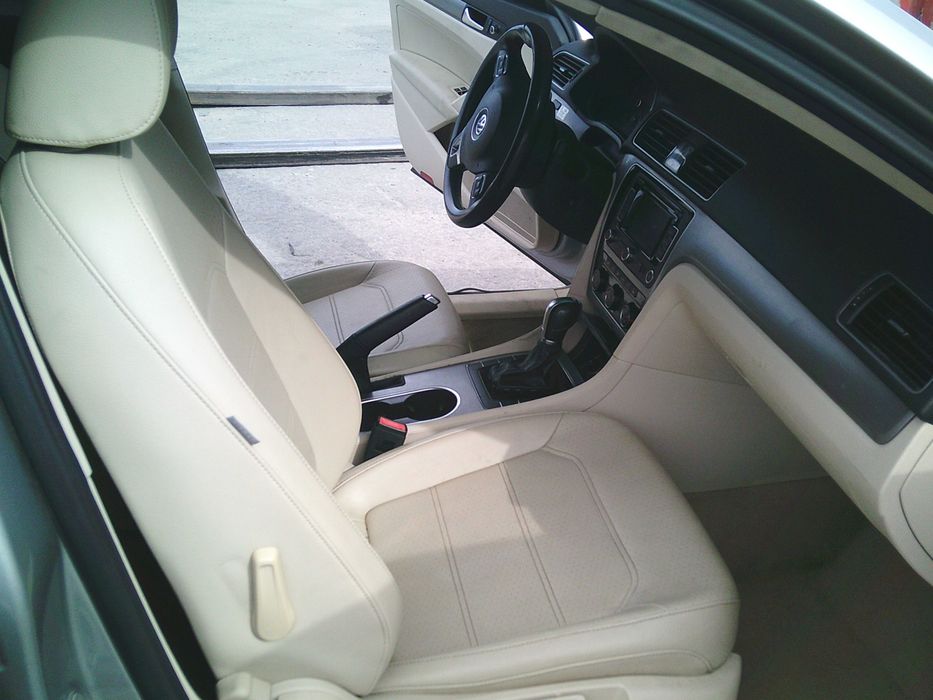 В дорозі VOLKSWAGEN PASSAT SE 2014 фольцваген пасат США фото відправки