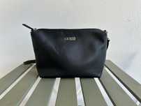 Mala a tiracolo Guess Preta