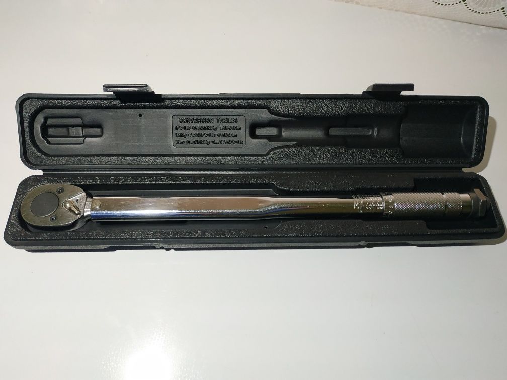 Динамометричний ключ Intertool XT-9006 28- 210 NM