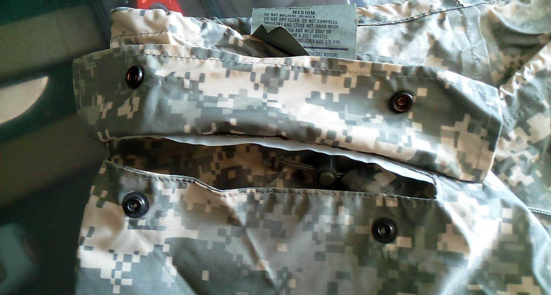 Spodnie Rainsuit US Army UCP r. Medium pas 102 przeciwdeszczowe