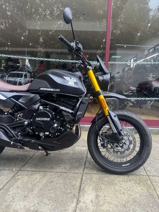 MOTO MORINI SEIEMMEZZO SCR 2025