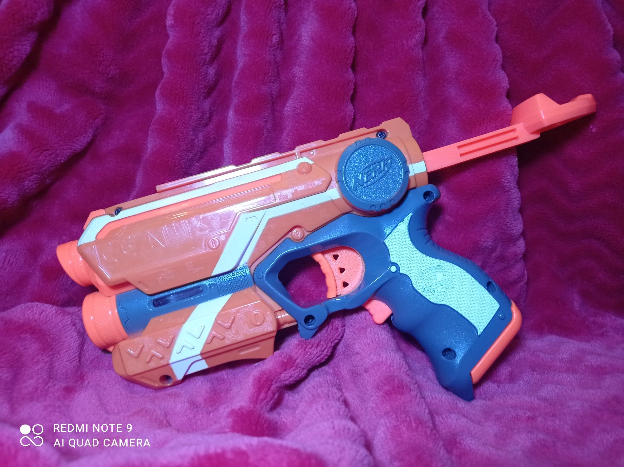 Pistolet Nerf z laserem