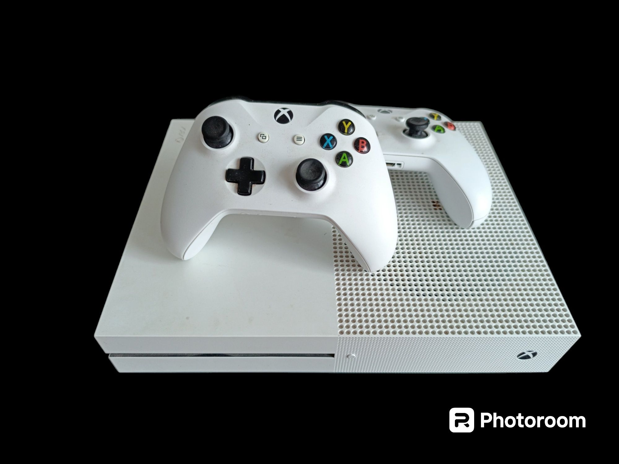 Xbox One S 1Tb з двома геймпадами