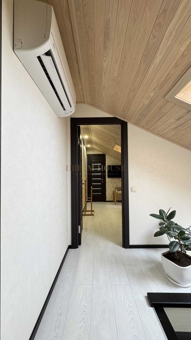 Трьохкімнатна квартира з ремонтом у Гранд Виллас. Газове опалення