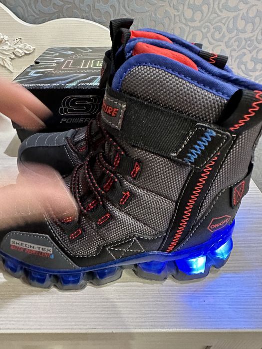 Skechers lights 27,5-37