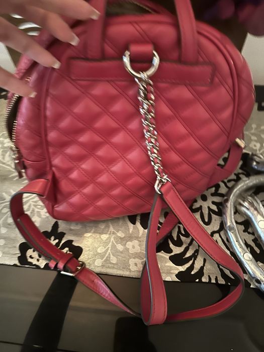 Mala Guess pouco usada