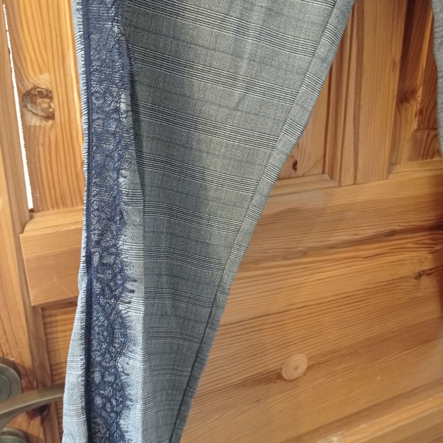 Reserved spodnie kratka lampasy koronka 40 l