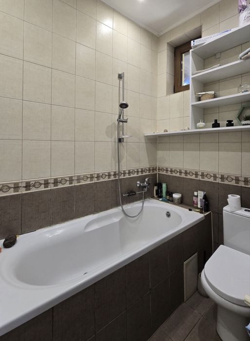 Напівособняк із загальним двориком