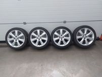 Felgi aluminiowe 4x100R17 Toyota, z oponami letnimi.
