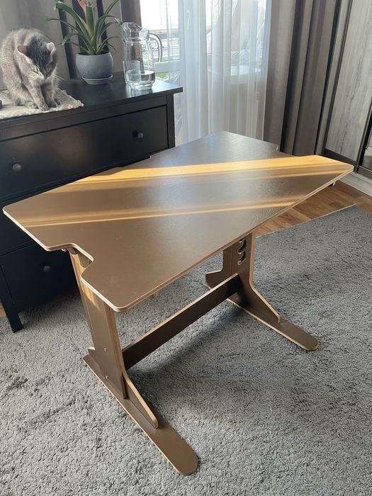 Продаю дерев'яний стіл з регулюванням висоти