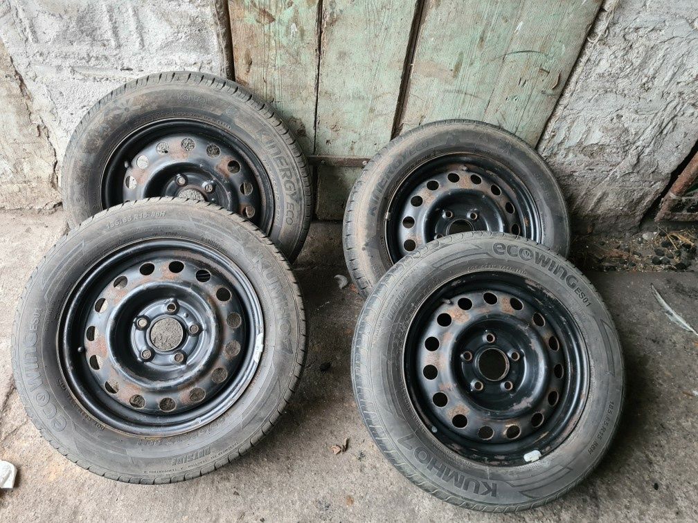 Sprzedam opony z felgami do Hyundai  i30.  185/65/15 .