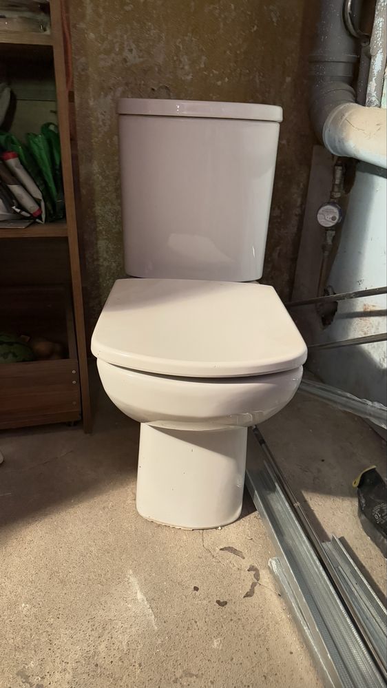 Toaleta WC kibel z umywalka