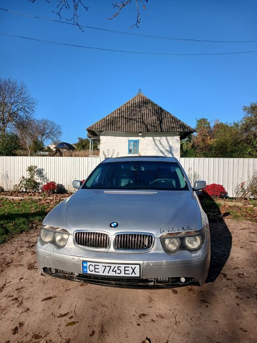 BMW 745 2004 року