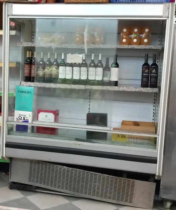 Refrigerador de produtos de mercearia