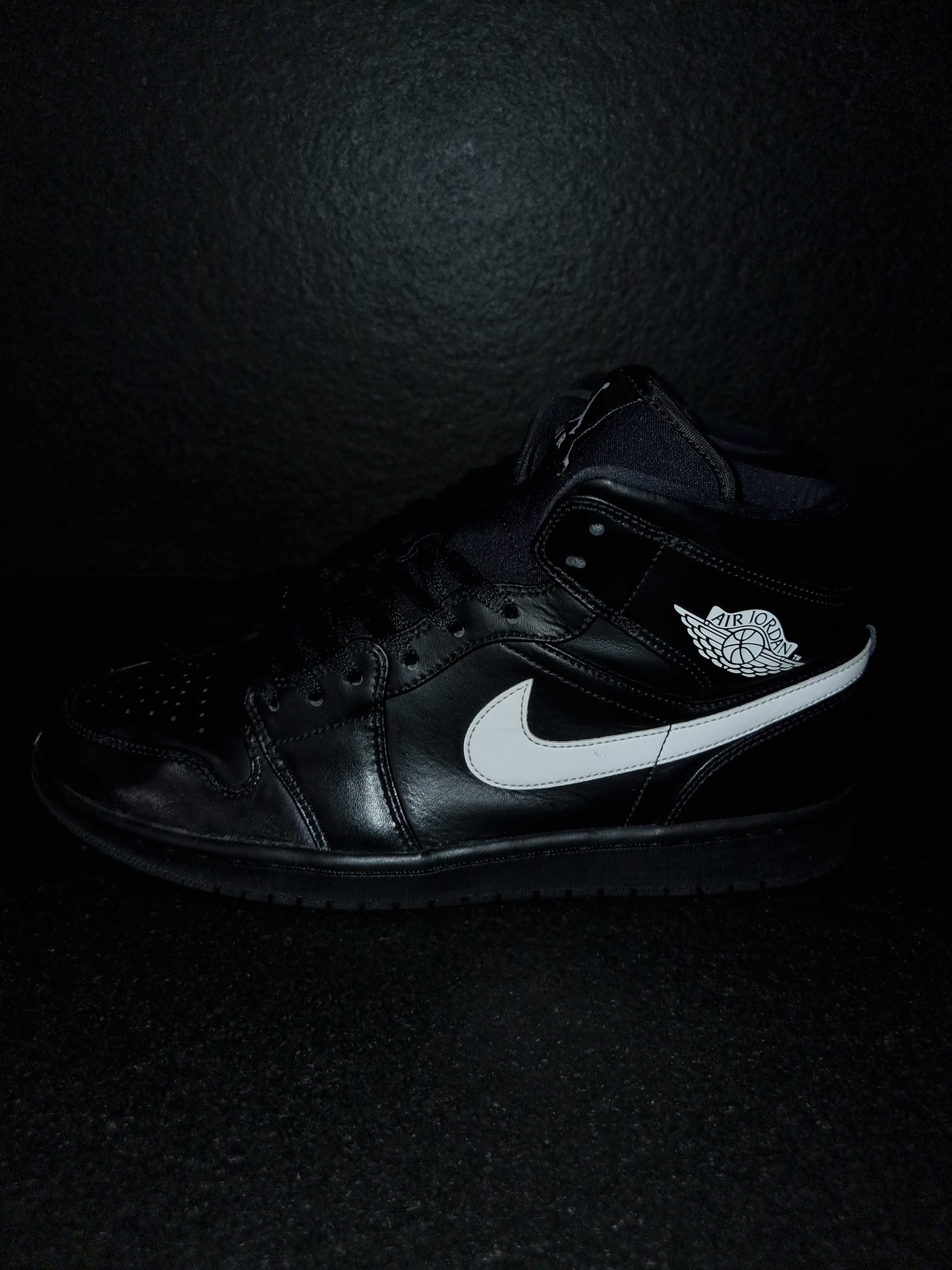 Buty męskie Nike Air Jordan 1 Mid Black White 2018 Sneakers Sneakersy