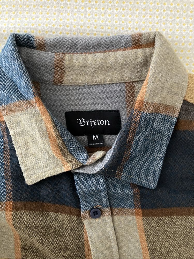 Camisa da marca Brixton