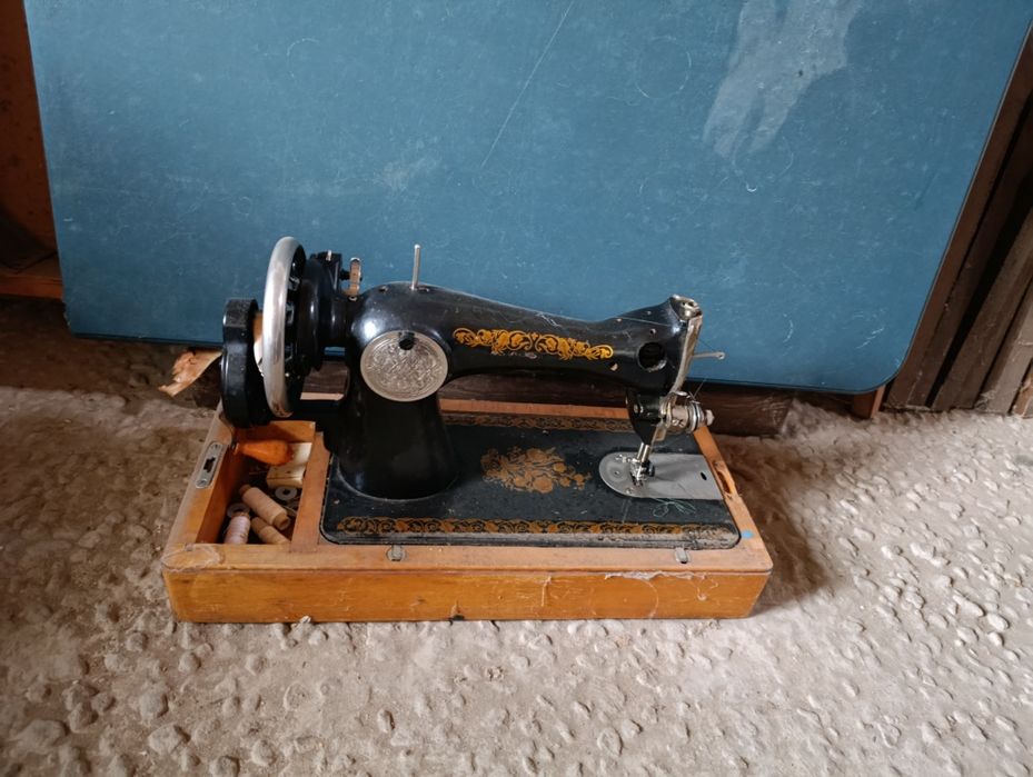 Швейная машинка 300грн.