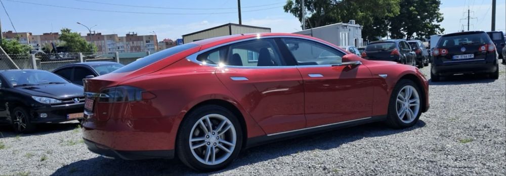 Опенда авто tesla S 90 кіловат 400+ км