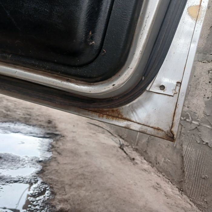 Розбираю Волгу 31105