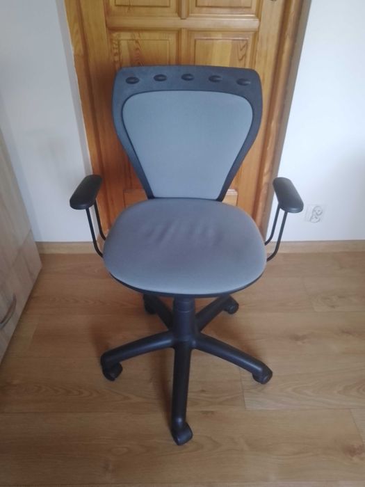 Fotel obrotowy do biurka
