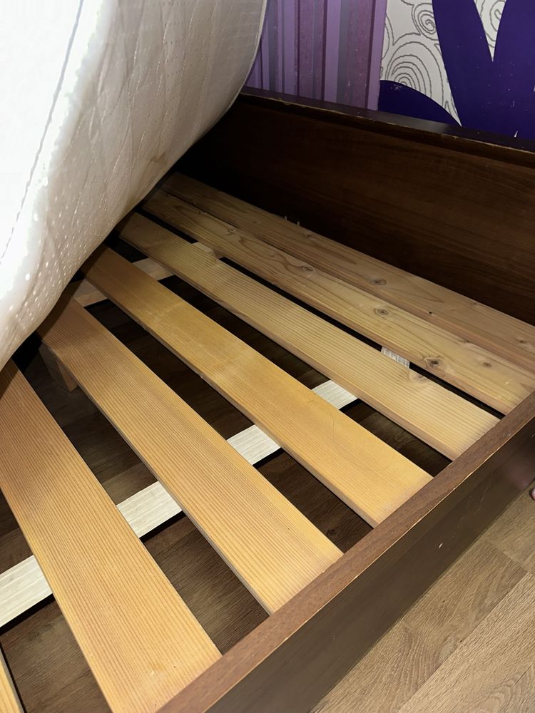 Продам двухспальную кровать