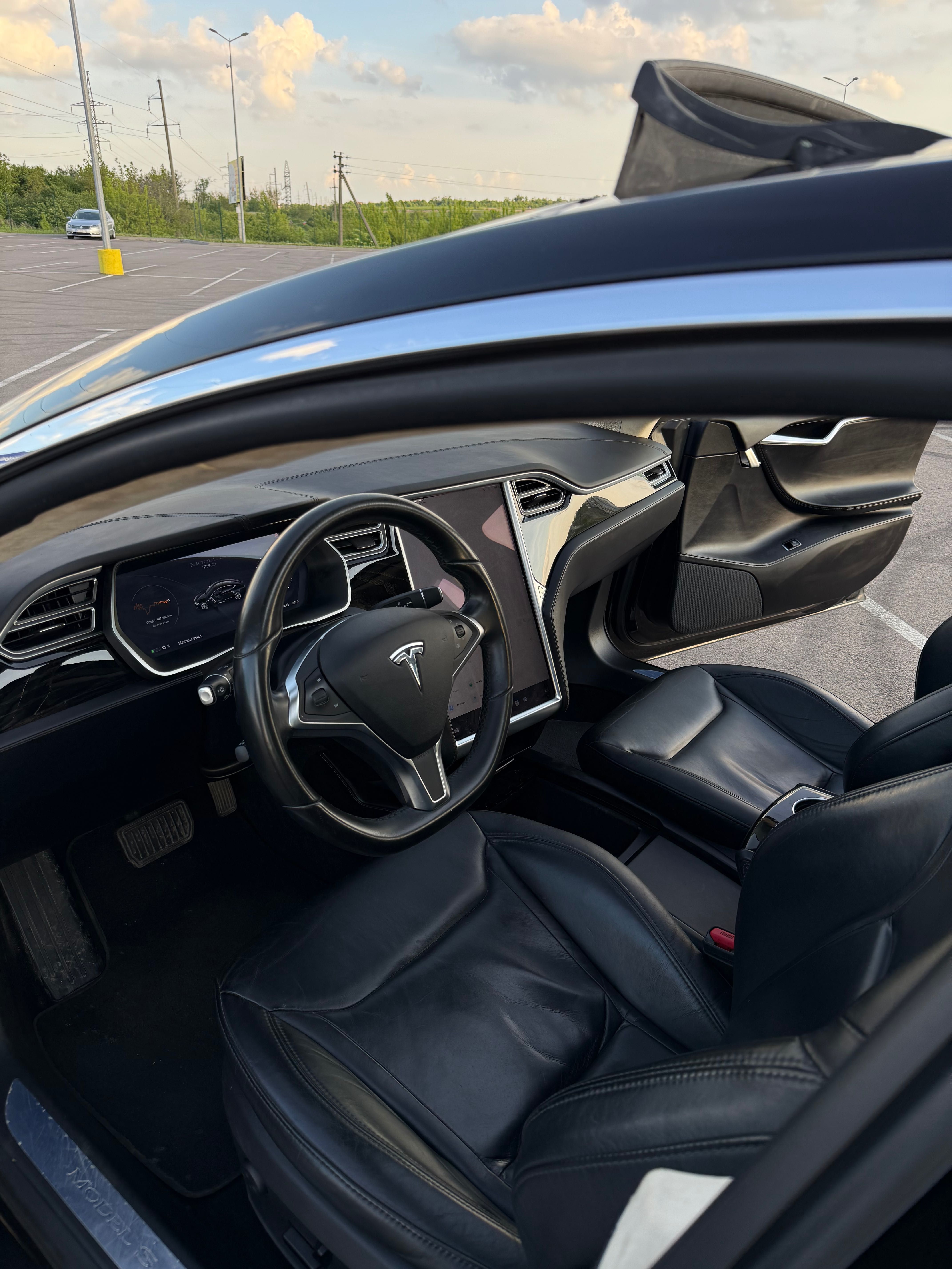 Tesla Model S 75D Dual Motor AWD