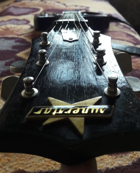 Електрогітара JOLANA SUPERSTAR Звук накрутити можна i Gibson i Fender