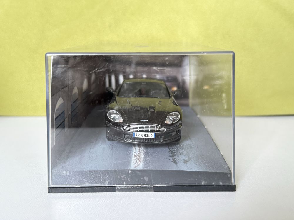 Model Aston Martin DBS 1:43