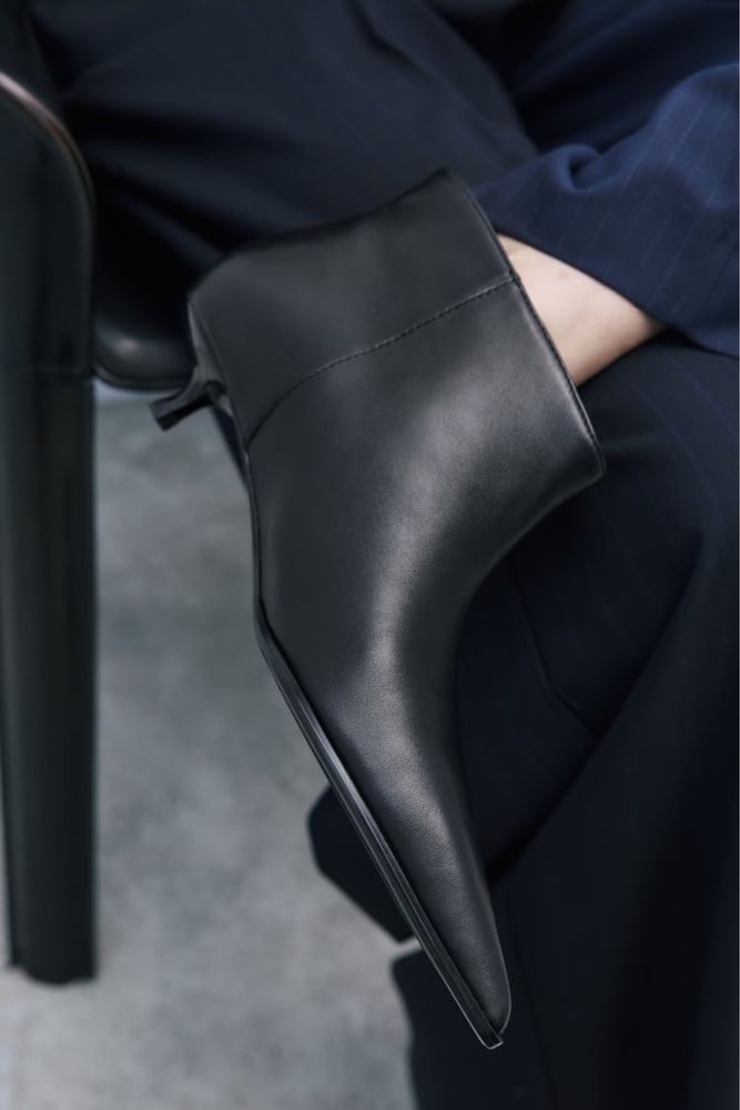 Нові шкіряні черевики ( чоботи, ботинки) Zara 36 р