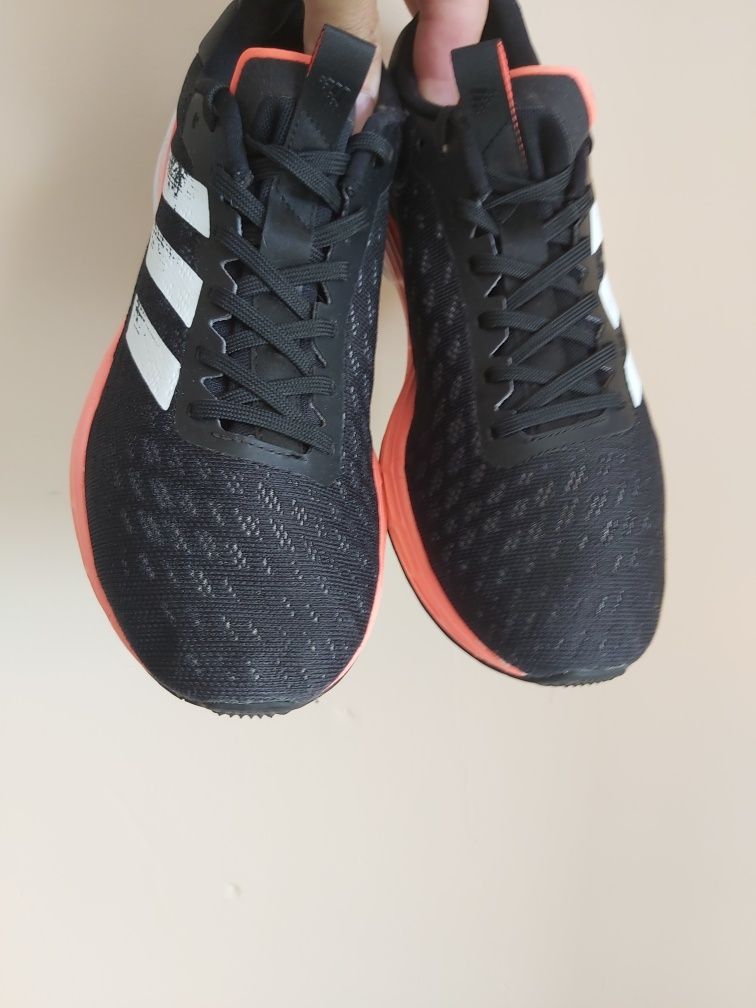 Buty Adidas SL 20